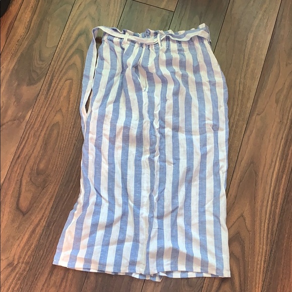 Pinstripe skirt - Picture 3 of 3